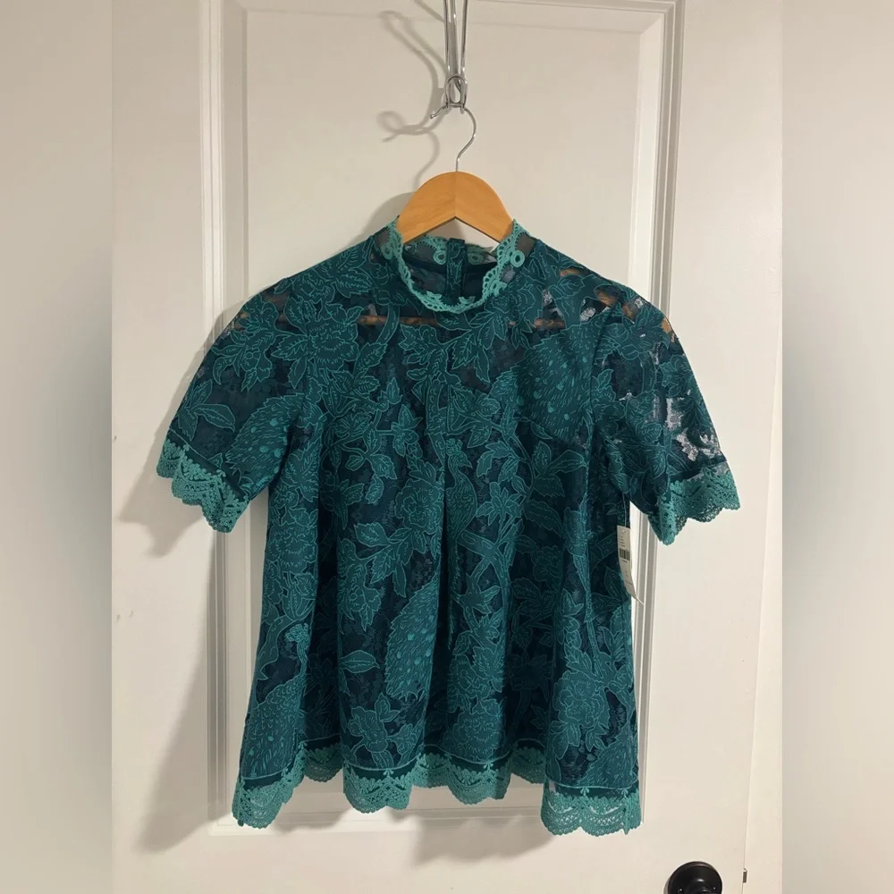 NWT ANTHROPOLOGIE HD in Paris Lace Meadows Blouse Peacock Turquoise Teal Size 0
